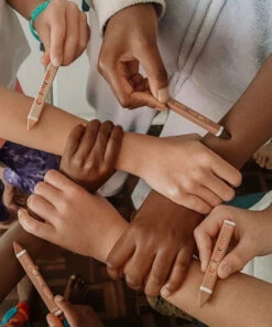 The Little Apple LITTLE APPLES Colour Me Kids Crayons